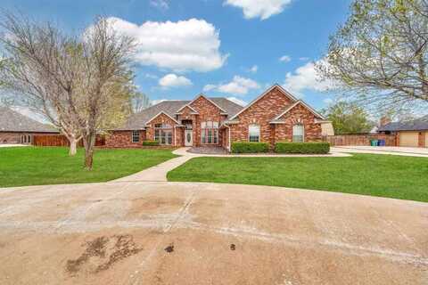 4 NW Shadow Lake Rd, Lawton, OK 73505