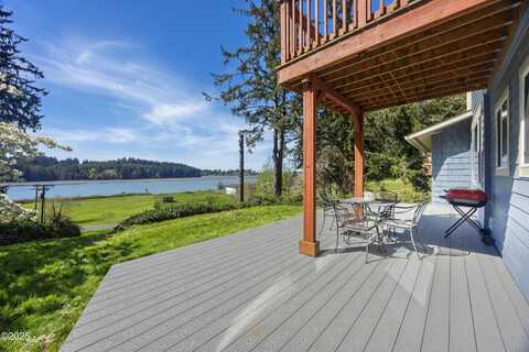 3823 Yaquina Bay Road, Newport, OR 97365