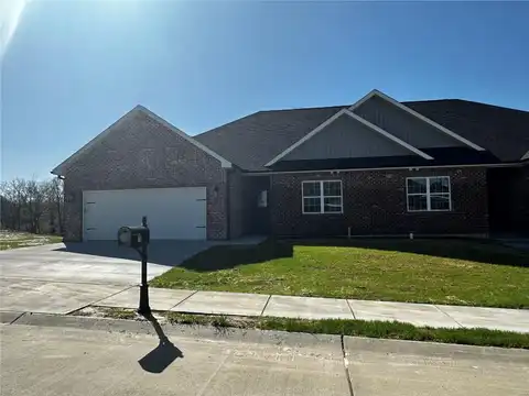 16 Creekside Way, Cape Girardeau, MO 63701