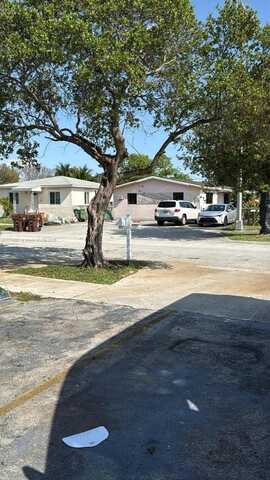 670 W 30th St, Hialeah, FL 33012