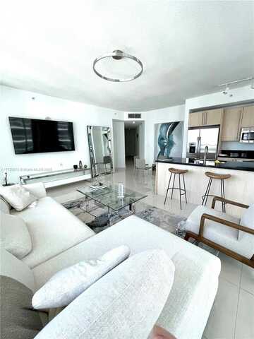 79 SW 12th St, Miami, FL 33130
