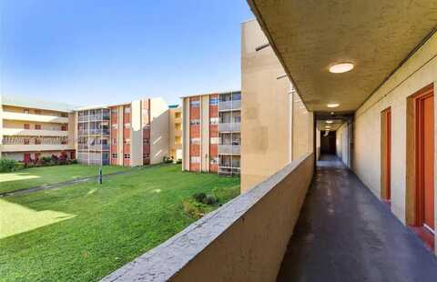3610 NW 21st St, Lauderdale Lakes, FL 33311