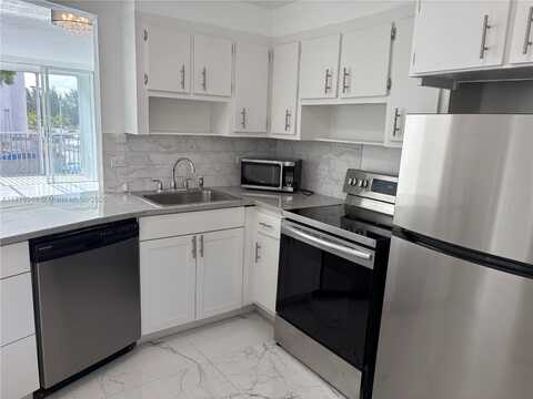 1710 NE 191st St, Miami, FL 33179