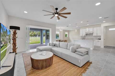 1348 Silk Oak Dr, Hollywood, FL 33021