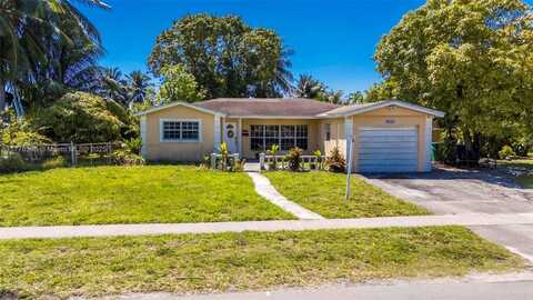 3800 NW 37th St, Lauderdale Lakes, FL 33309