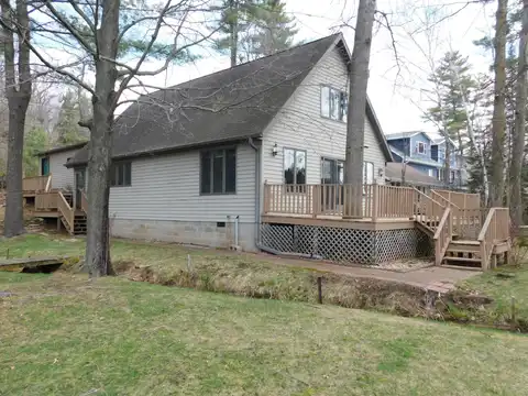 W8547 Cloverleaf Lake Rd, Clintonville, WI 54929