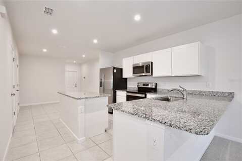 421 SEDGEWICK DRIVE, DAVENPORT, FL 33837
