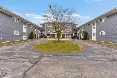 4500 LakeShore #03, Fort Gratiot, MI 48059