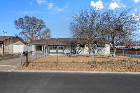 1210 NE McRae Court, Prineville, OR 97754