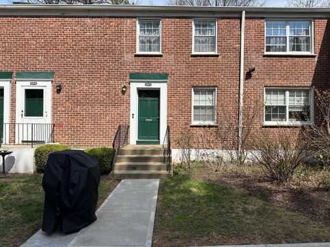 33 Fieldstone Drive, Hartsdale, NY 10530