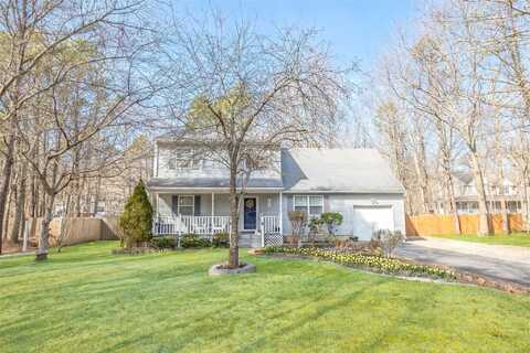 9 Jerusalem Hollow Road, Manorville, NY 11949