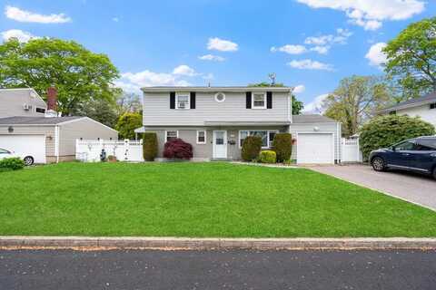 529 Davis Street, North Babylon, NY 11703