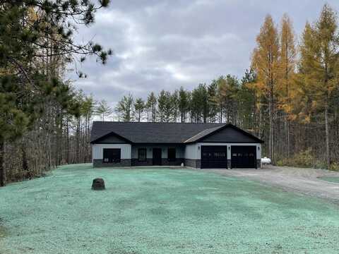8 Peck Drive, Newport, ME 04953