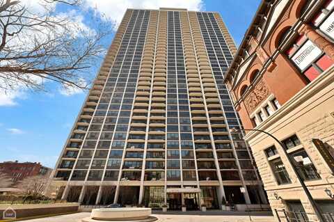 1560 N Sandburg Terrace, Chicago, IL 60610