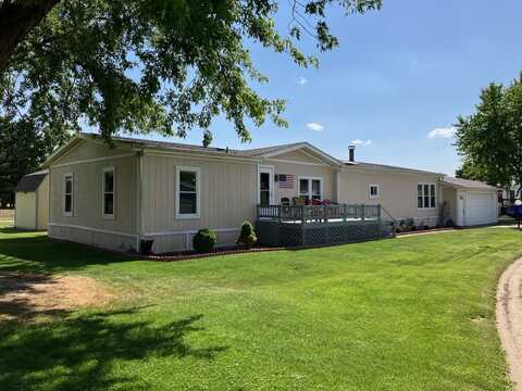 24 Peggy Drive, Sandwich, IL 60548