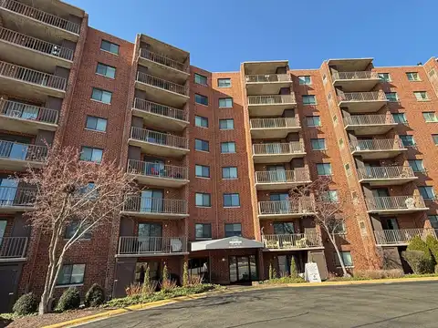 1 Bloomingdale Place, Bloomingdale, IL 60108