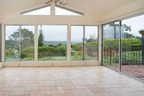 557 Canyon Dr, Solana Beach, CA 92075
