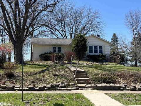 106 Forest Drive, Fairfield, IA 52556