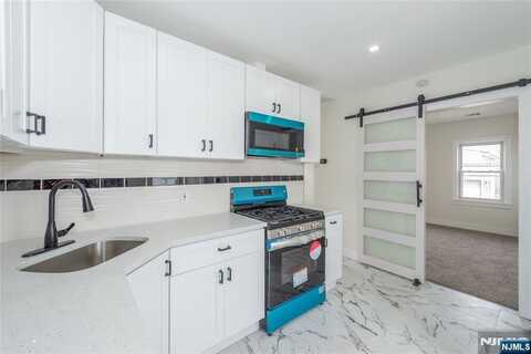 140 Washington Street, Lodi, NJ 07644