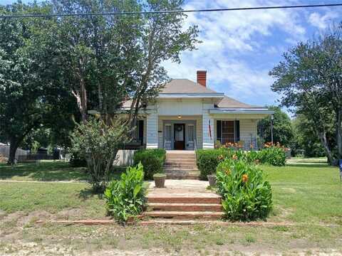 300 NW 2nd Street, Hubbard, TX 76648