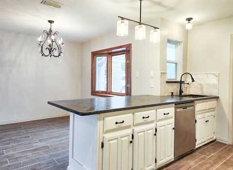 7010 Lakeshore Drive, Rowlett, TX 75089