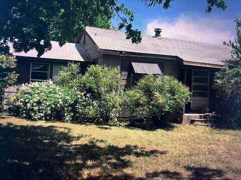 507 Hodge Street, Bowie, TX 76230