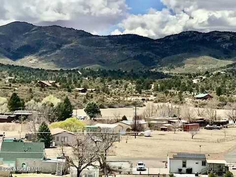 18404 S Niblick Drive, Peeples Valley, AZ 86332