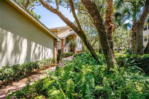 107 W Park Shores Circle unit: 28W, Vero Beach, FL 32963