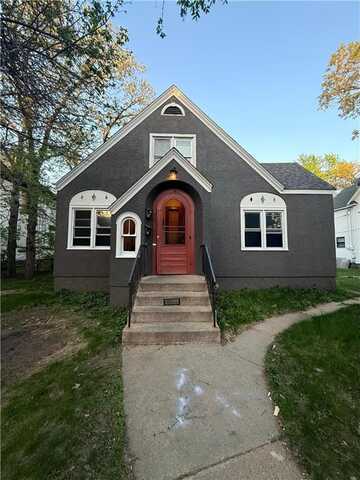 608 7th Avenue S, Saint Cloud, MN 56301