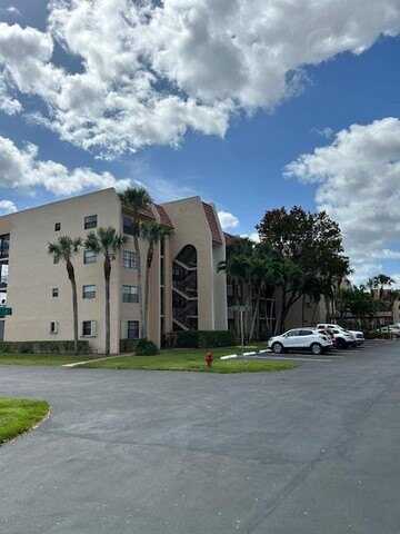 140 Lake Nancy Lane, West Palm Beach, FL 33411
