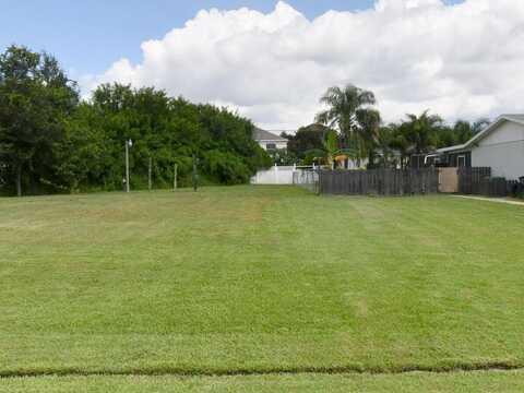 385 SW Lakehurst Drive, Port Saint Lucie, FL 34983