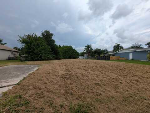 385 SW Lakehurst Drive, Port Saint Lucie, FL 34983