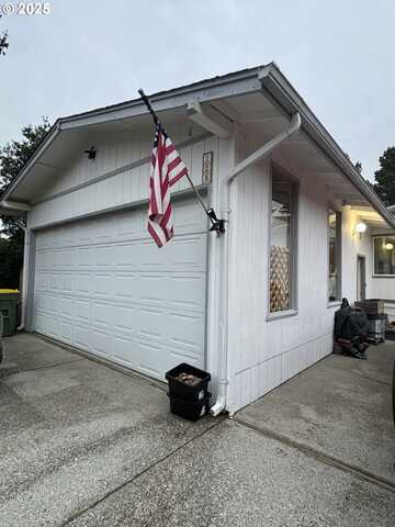 1600 RHODODENDRON DR, Florence, OR 97439