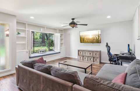10226 Mirabel Ln, San Diego, CA 92124