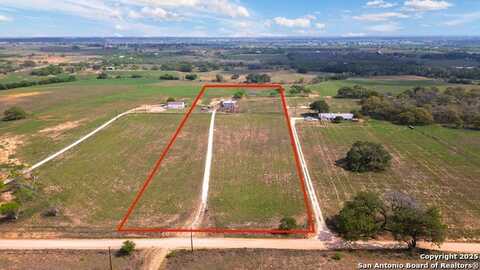 2998 County Road 302, Floresville, TX 78114