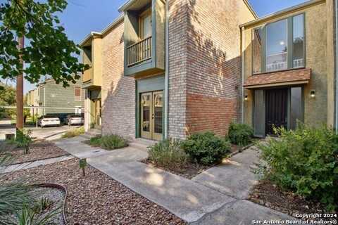 3678 Hidden Dr, San Antonio, TX 78217