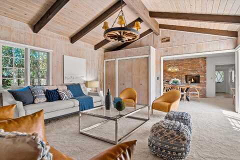 3727 Pescadero Drive, SANTA BARBARA, CA 93105