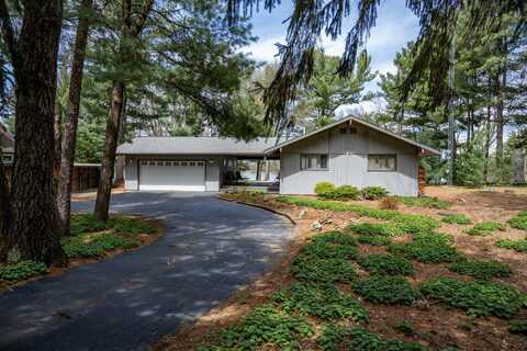 W5690 Cherokee Lane, New Lisbon, WI 53950