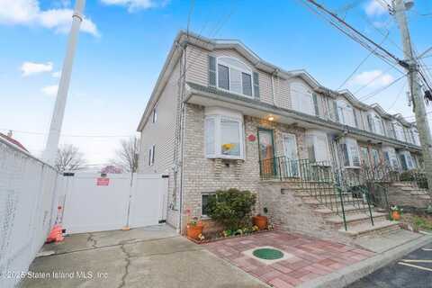 25 Lyceum Court, Staten Island, NY 10310