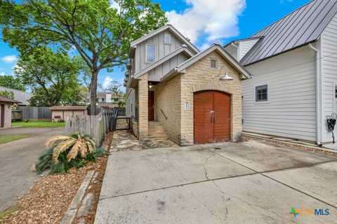 1091 Mulberry Avenue, New Braunfels, TX 78130