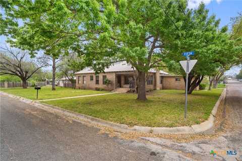 208 W 5th Street, Lampasas, TX 76550
