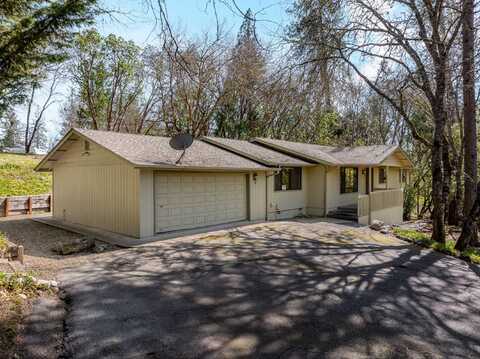 905 Lathrop Road, Grants Pass, OR 97526