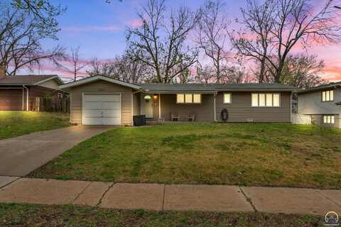 2807 SW Burnett RD, Topeka, KS 66614