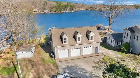 938 Pinehaven Drive, New London, NC 28127