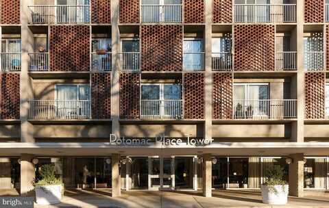 800 4TH STREET SW, WASHINGTON, DC 20024