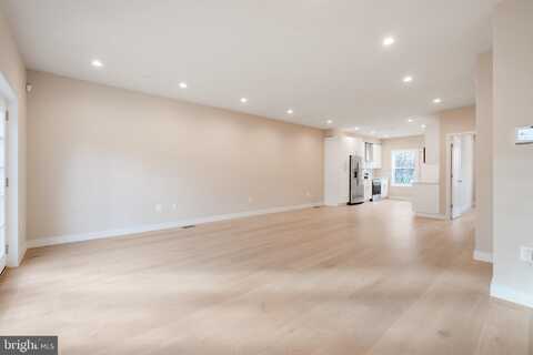 852 XENIA SE, WASHINGTON, DC 20032
