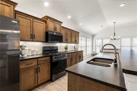 2405 Armstrong LN, Pea Ridge, AR 72751