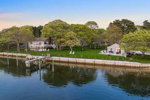 30 Overland Road, Mashpee, MA 02649