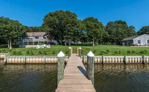 30 Overland Road, Mashpee, MA 02649