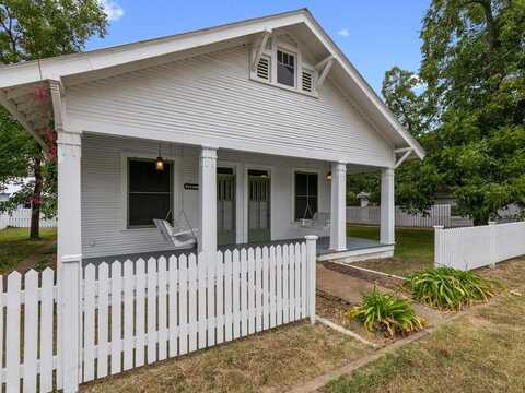 102 Olive St, Fredericksburg, TX 78624